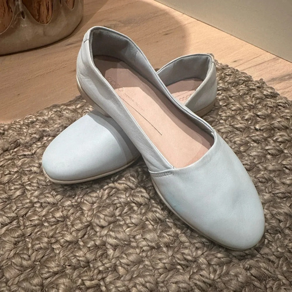 Softest Comfy Ecco Light Blue Shoes 20% off - Picture 1 of 7